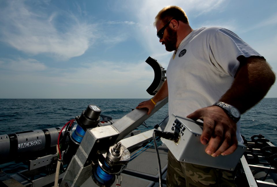 Unmanned underwater vehicle operations 130429-N-GG400-064