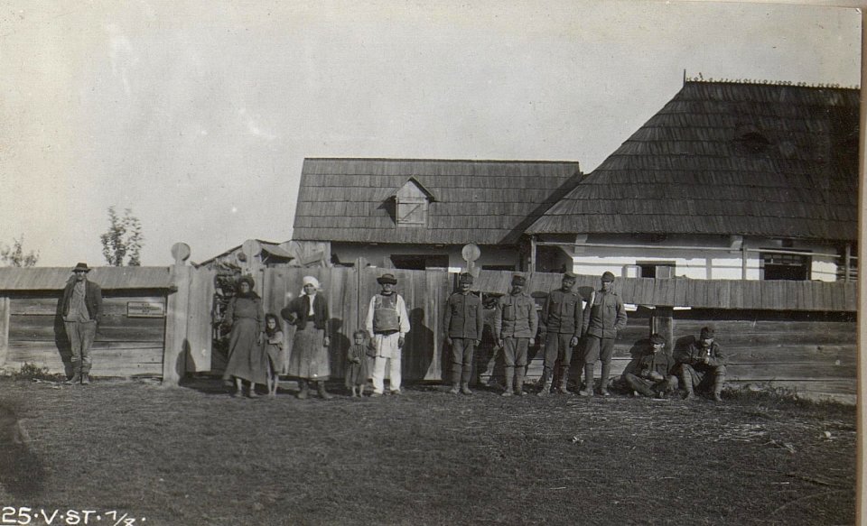 Unterkunft einer Triangulierungs.Abt.der k.u.k.K.V.7 in Mardzina 5.11.17. (BildID 15664201)