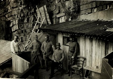 Unterkünfte österreichisch - ungarischer Truppen auf Podgorahöhe, Infanteriebataillon 1-69. (BildID 15593905)
