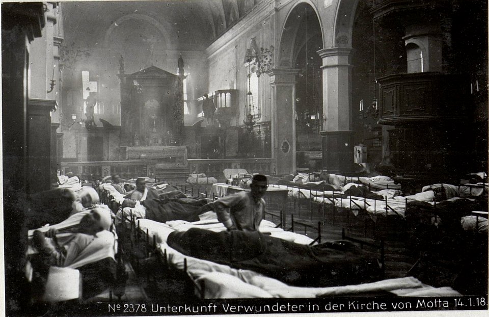 Unterkunft Verwundeter in der Kirche von Motta 14.1.18. (BildID 15613879)
