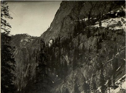 Unterkünfte des Landsturm-Infanteriebataillons Nr. 153. Infanteriestellung Malurch. Hintergrund, Rosskofl (Kote 2239) Standpunkt, Nördliche Kote 1520. (BildID 15468879)