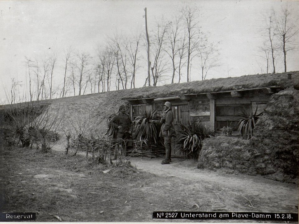 Unterstand am Piave-Damm 15.2.18. (BildID 15614923)