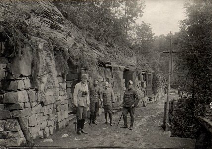Unterkunft eines Brig, Komdos bei Ozrenj. 27.8.17. (BildID 15600038)