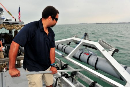 Unmanned Underwater Vehicle operations 130501-N-CG436-142