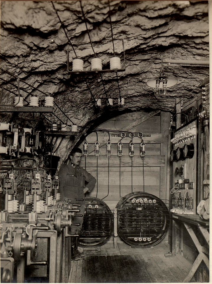 Unterstation gehörig für das Flitscher Becken in der Flitscher-Klause. Aufgenommen am 19. Mai 1916. (BildID 15475699)