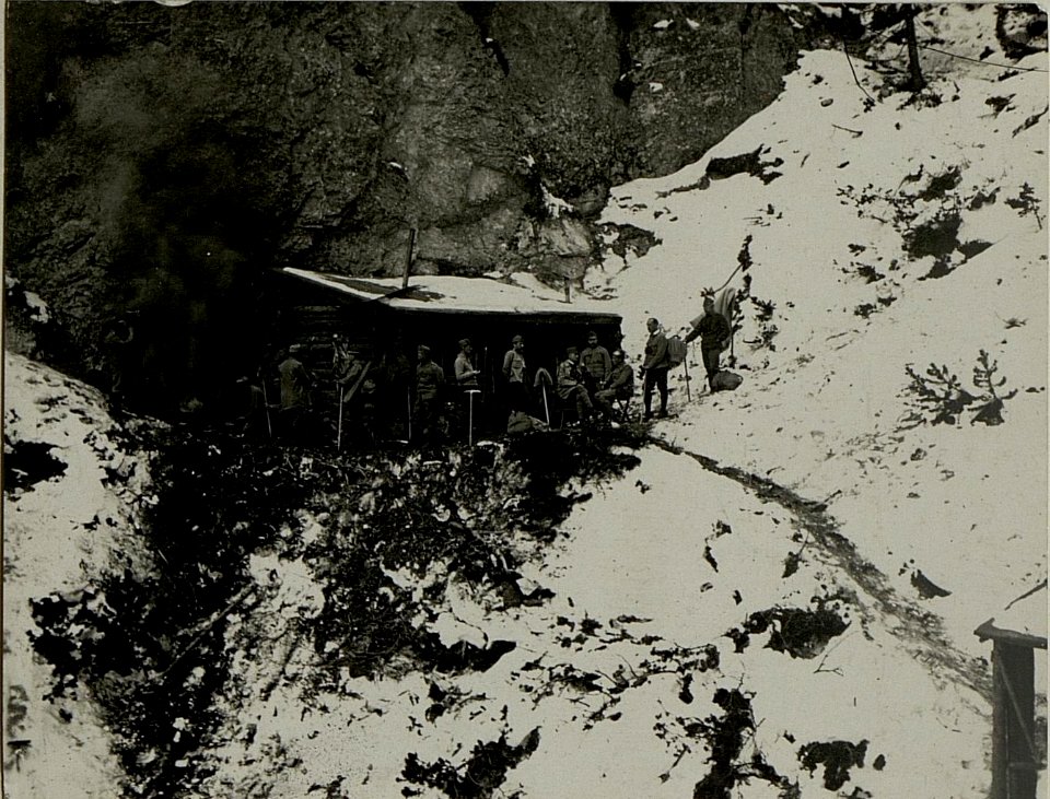 Unterkunftshütte für den Artillerie Beobachter am Monte Pin. (BildID 15466335)