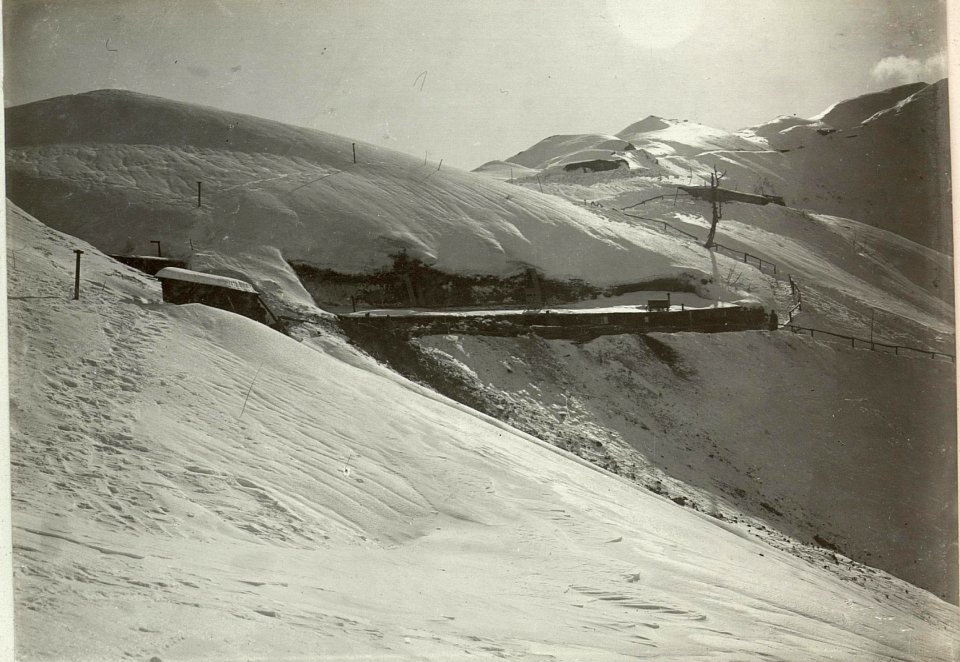 Unterkünfte der Manschaft der 10 cm Feldhaubitzen Batterie 5-5, nordwwestlich vom Hinterjoch (Mauthneralpe) (BildID 15463744)