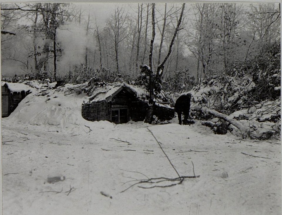Unterstand der 2 Infanteriedivision (BildID 15457025)