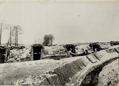 Unterstände und Schüzengräben in der 2.Linie bei Chvascice. (BildID 15540090)