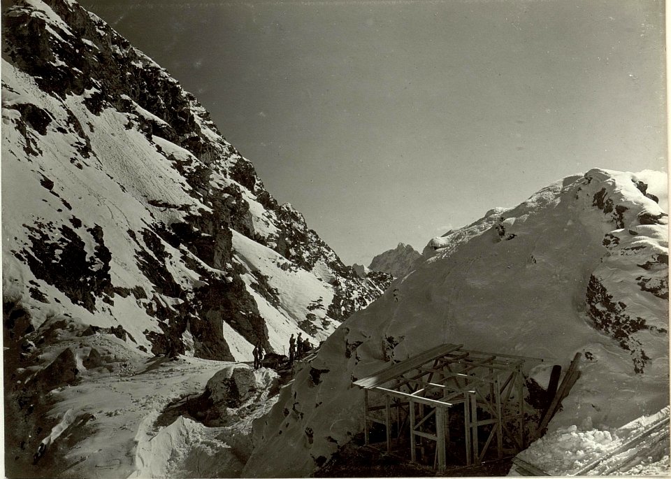 Unterstände der Reservehalbkompanie 1-7 auf der Schönleiten (BildID 15463050)