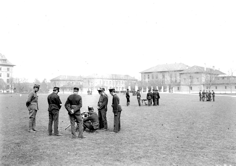 Unterricht am Maschinengewehr in der Rekrutenschule - CH-BAR - 3239497