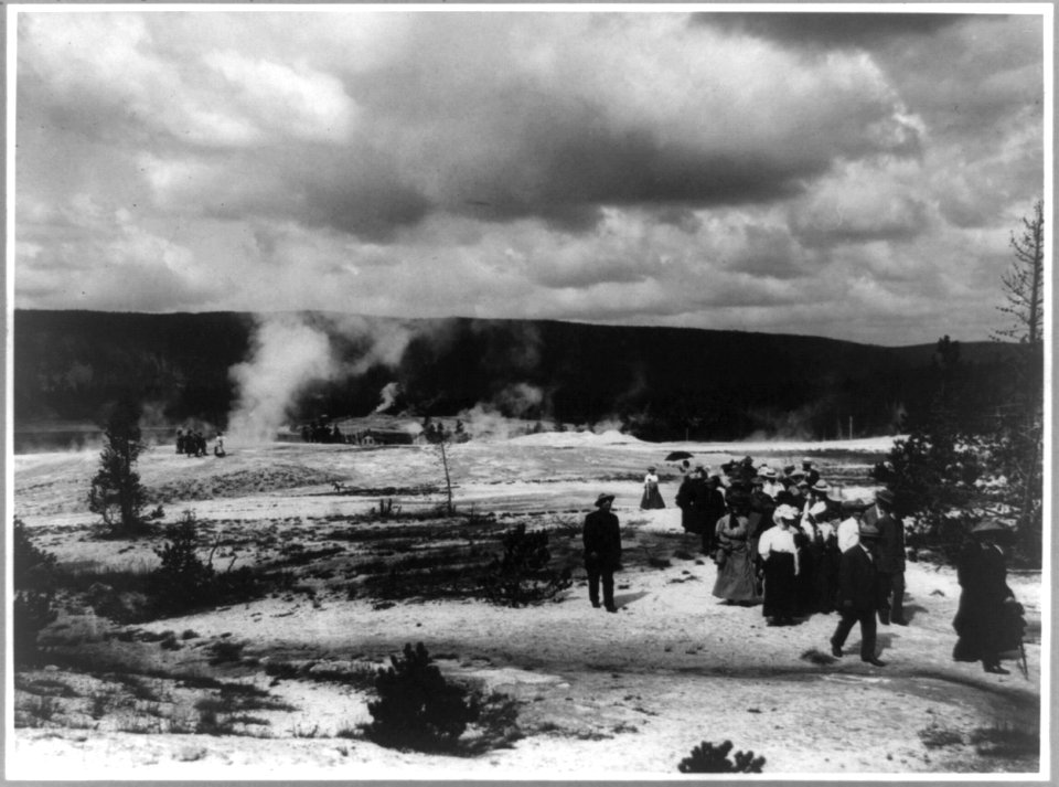 Upper Geyser Basin, Yellowstone Park, Wyoming LCCN96513397