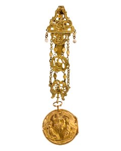 Ur med boett av guld samt chatelaine, 1700-tal - Hallwylska museet - 110517 photo