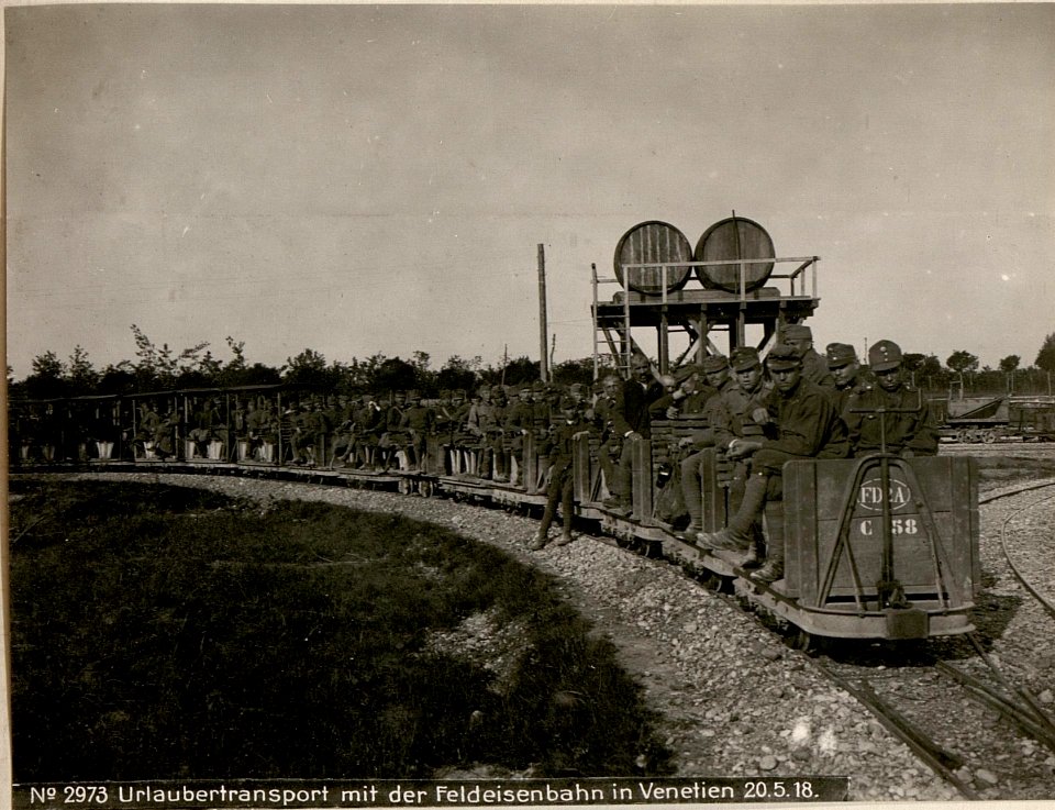 Urlaubertransport mit der Feldeisenbahn in Venetien 20.5.18. (BildID 15618447)