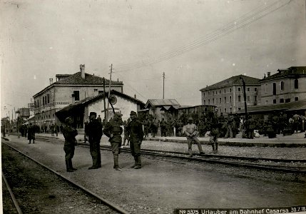 Urlauber am Bahnhof Casarsa 30.7.18. (BildID 15621365)