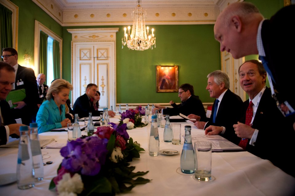 Ursula von der Leyen, Chuck Hagel 2014