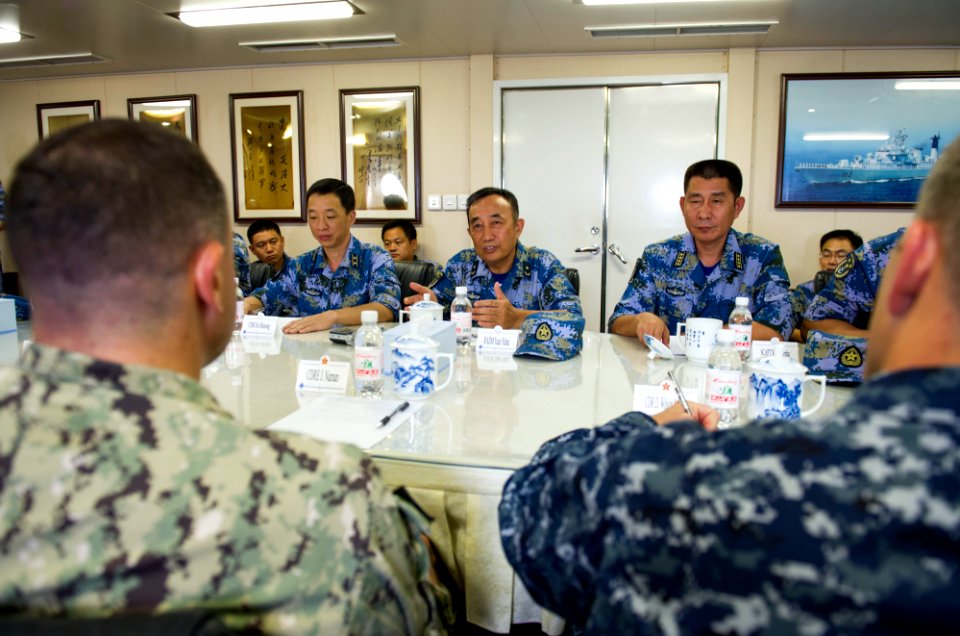 US and Chinese military MIO exercise 130825-N-OM642-252