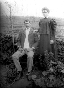 Urzelina, ilha de São Jorge, 1910, modos de trajar, 5, Arquivo de Villa Maria, Angra do Heroísmo, ilha Terceira, Açores