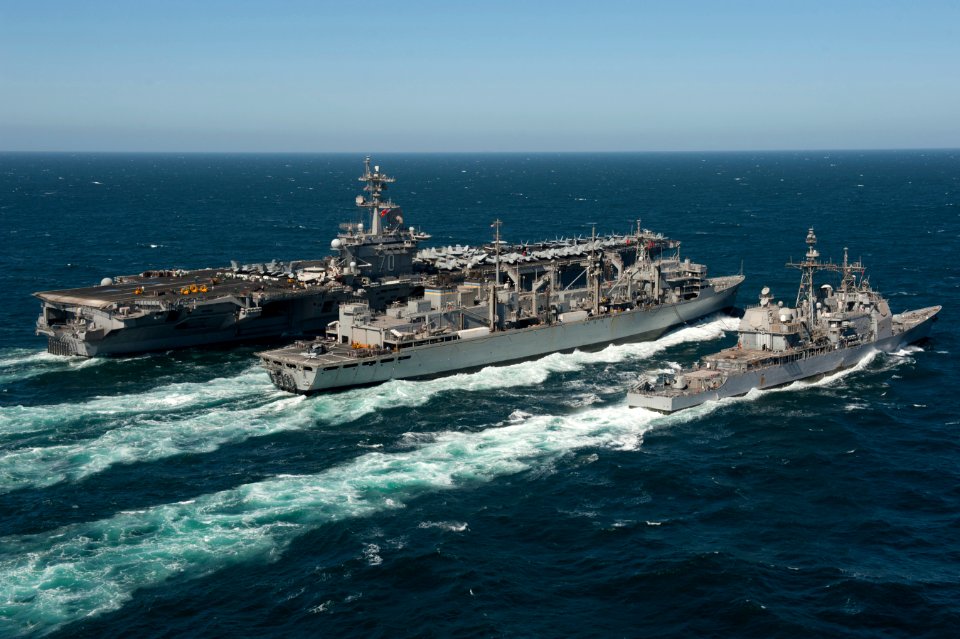 US 5th Fleet in Persian Gulf 120306-N-DR144-838