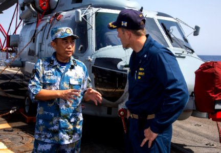 US and Chinese counter piracy exercise 130823-N-PW661-007