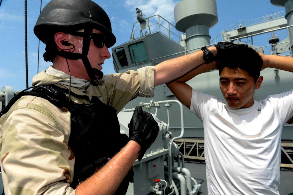 US and Chinese military MIO exercise 130825-N-OM642-123