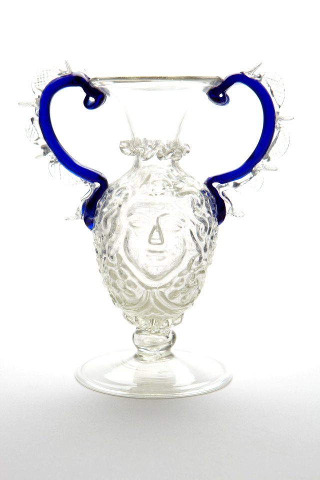Urneformad glasvas med ansikte, från 1600-talet - Skoklosters slott - 93443