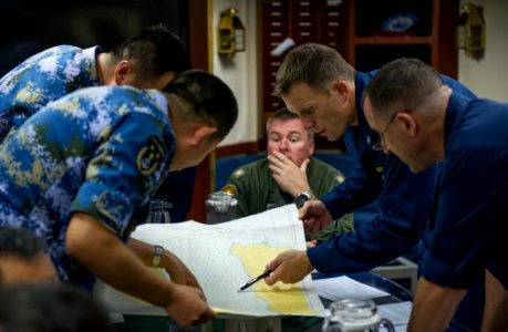 US and Chinese counter piracy exercise 130823-N-OM642-074