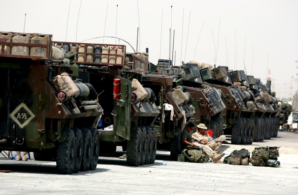 US Armor in Iraq -b