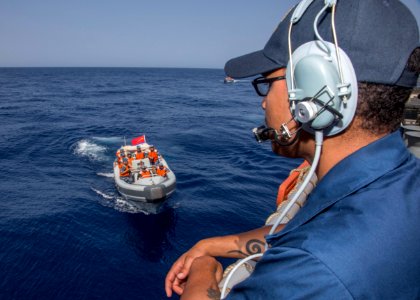 US and Chinese counter piracy exercise 130823-N-PW661-003