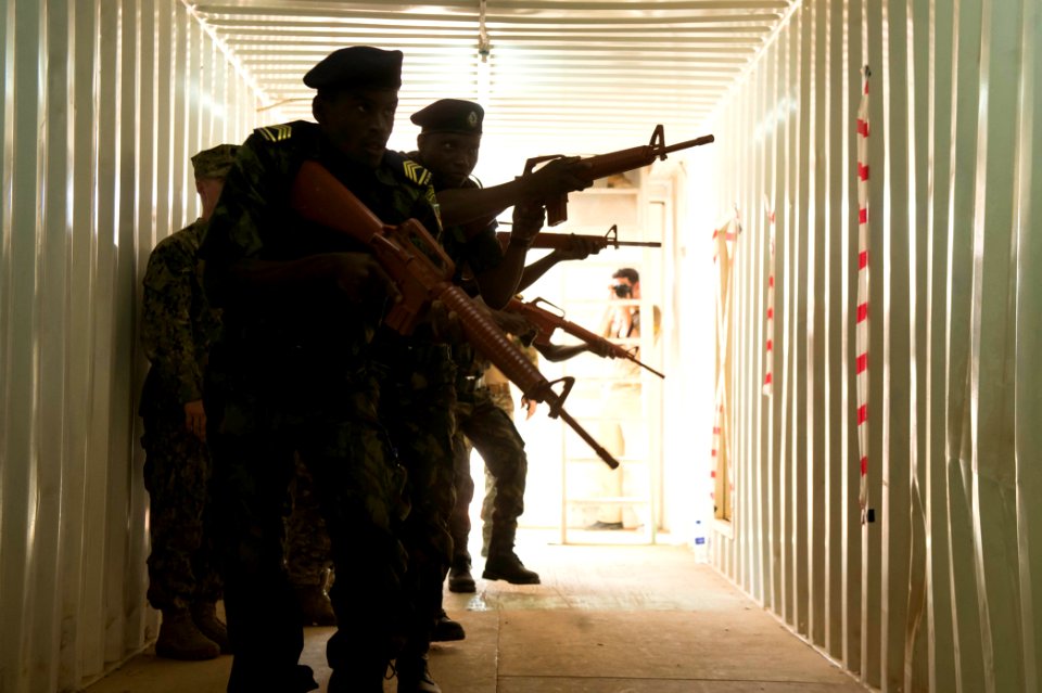 US and Mozambique boarding parties train together (32625601616)