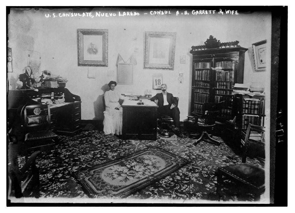 US Consulate, Nuevo Laredo, Consul A.B. Garrett and wife LCCN2014689059
