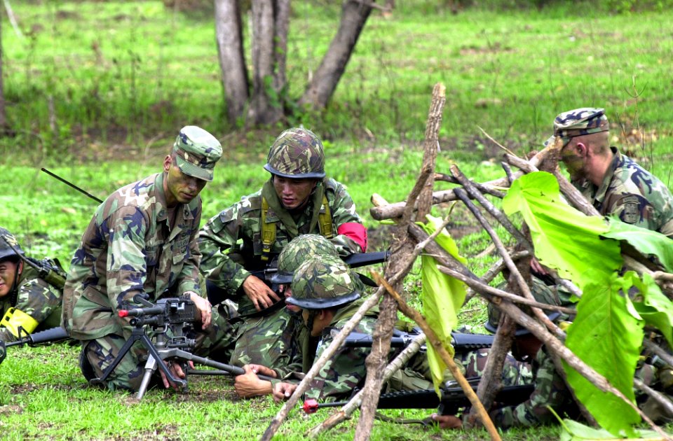 US Army instructs Thai Army 2001