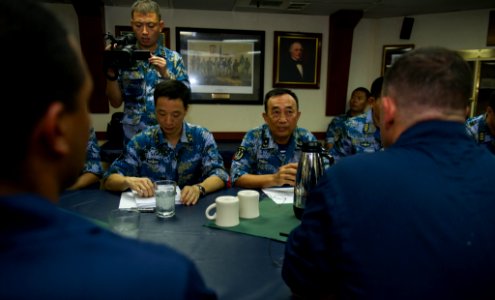 US and Chinese counter piracy exercise 130823-N-OM642-060