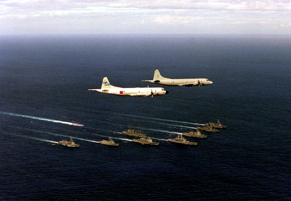 US and Japanese ships with P-3s during RIMPAC 1998