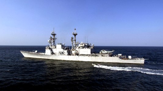 US Navy 001112-N-2147W-055 USS Fletcher (DD 992) underway