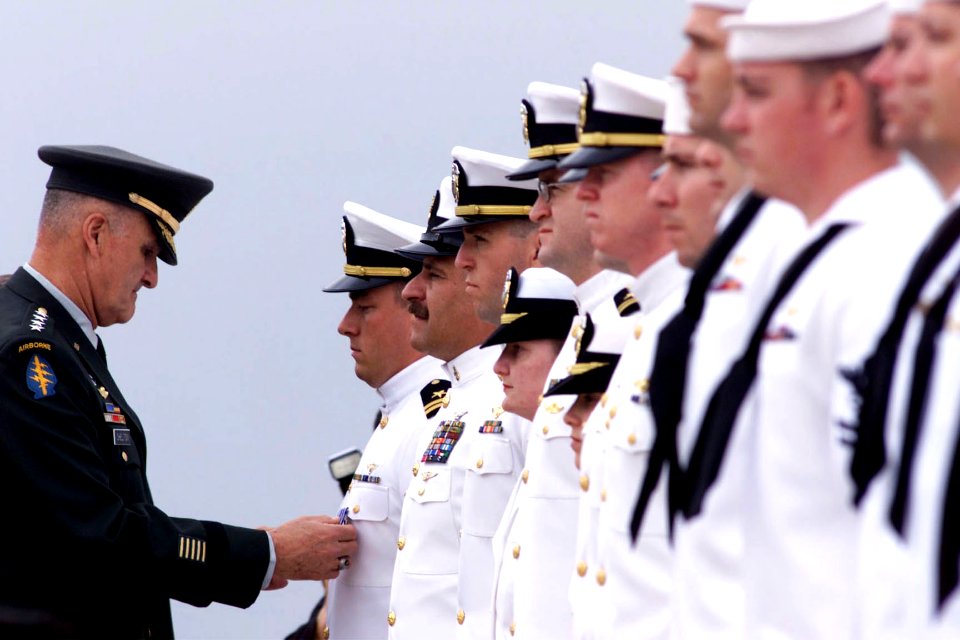US Navy 010518-F-0352L-012 EP-3 Crews Members Receive Awards