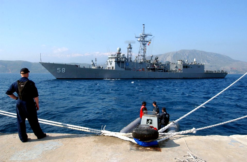 US Navy 020425-N-0780F-001 USS Samual B. Roberts port visit