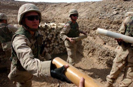 US Navy 020220-N-3236B-003 Explosive Ordanance Disposal (EOD) technicians photo