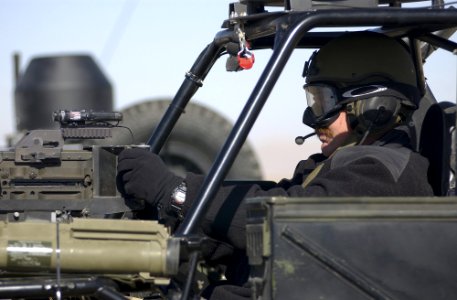 US Navy 020202-N-3236B-007 SEAL Desert Patrol Vehicle (DPV)