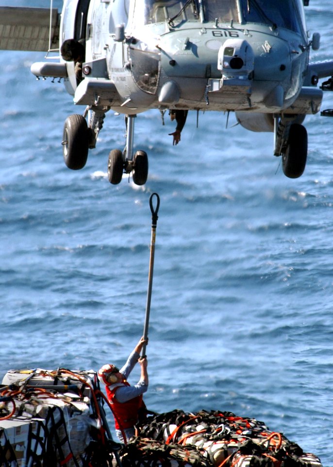 US Navy 020224-N-6492H-522 HH60-H Sea Hawk VERTREP
