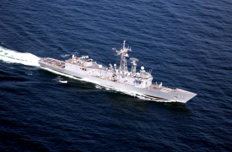 US Navy 020923-N-4309A-006 n aerial view of the U.S. Navy guided missile frigate USS Rueben James (FFG 57)