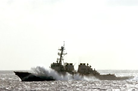 US Navy 020705-N-3236B-013 USS O'Kane (DDG 77)