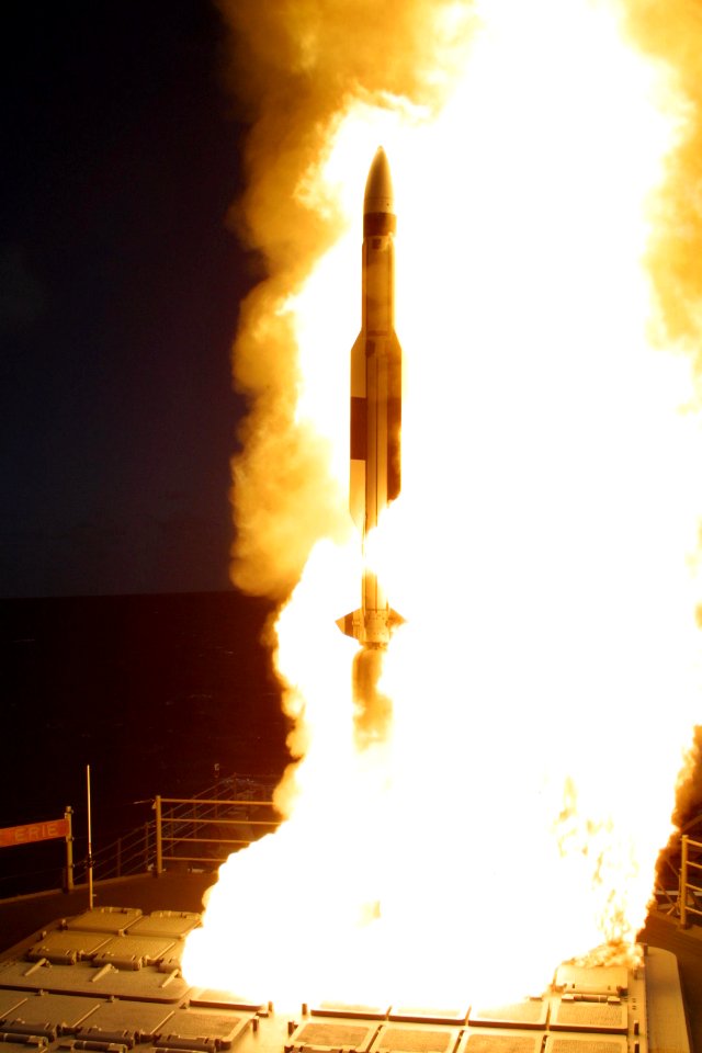 US Navy 020613-N-0000X-002 SM-3 missile launch