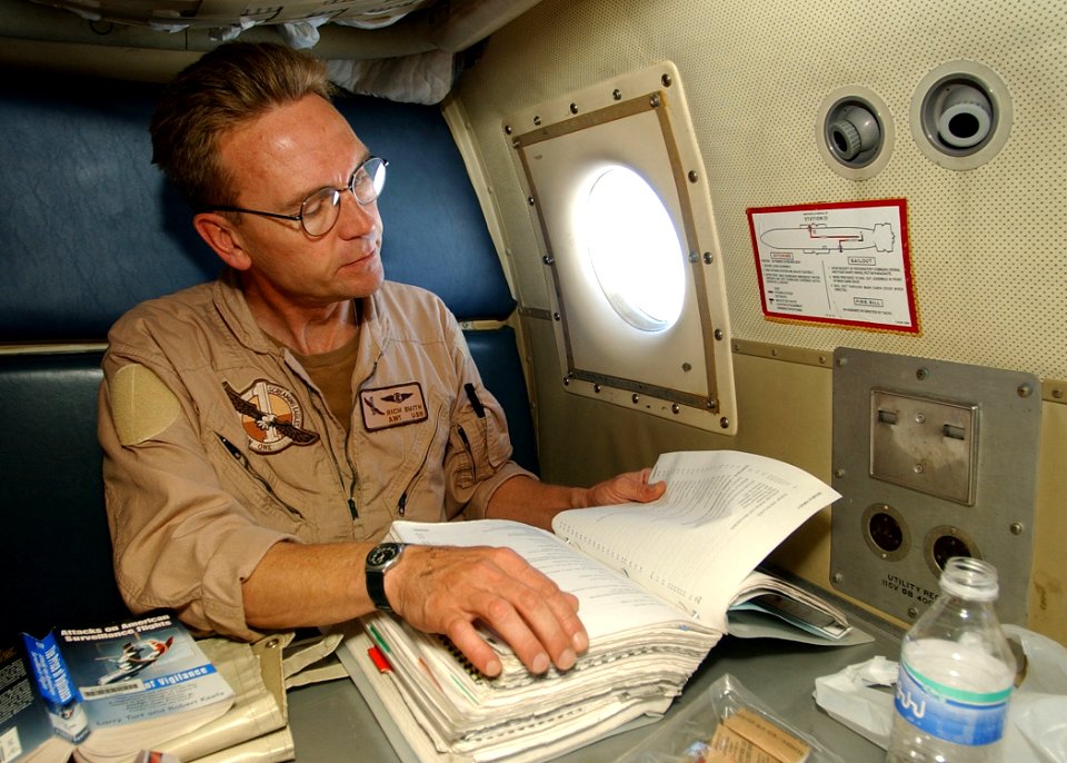 US Navy 021022-N-4374S-066 VP-1 conducts reconnaissance missions in the Middle East