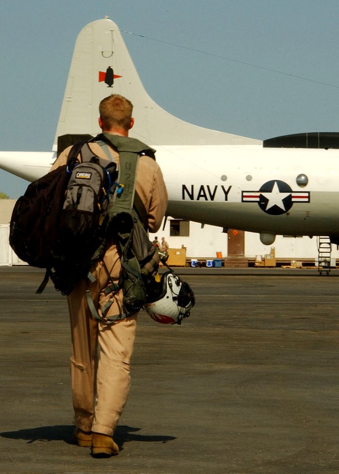 US Navy 021024-N-4374S-048 VQ-1 conducts missions in the Middle East