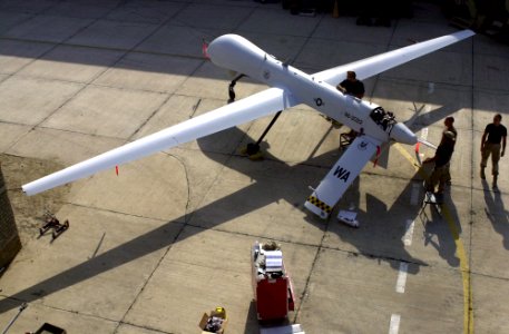 US Navy 011109-F-4884R-004 UAV Predator