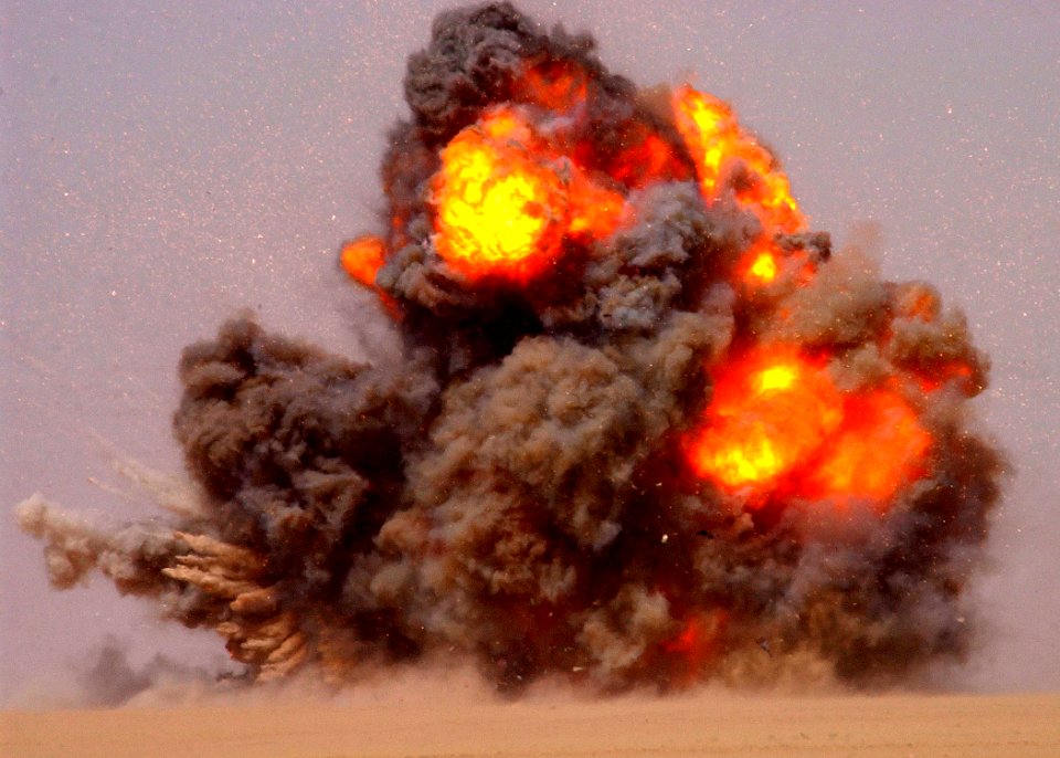 US Navy 020712-N-5471P-010 EOD teams detonate expired ordnance in the Kuwaiti desert
