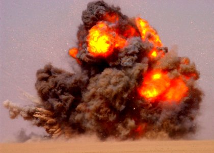 US Navy 020712-N-5471P-010 EOD teams detonate expired ordnance in the Kuwaiti desert