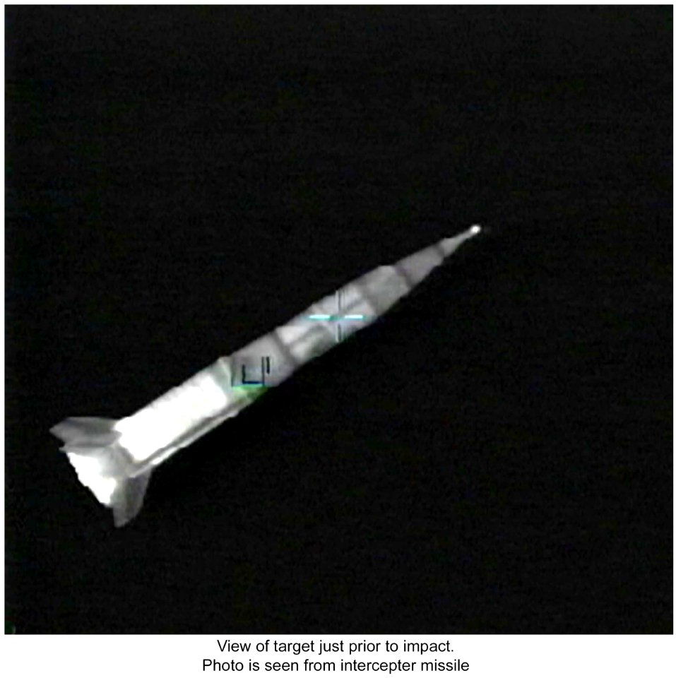 US Navy 021121-N-0000X-006 he Aries ballistic missile target is seen through the infrared seeker of the developmental Standard Missile-3 (SM-3) Kinetic Warhead moments before intercept