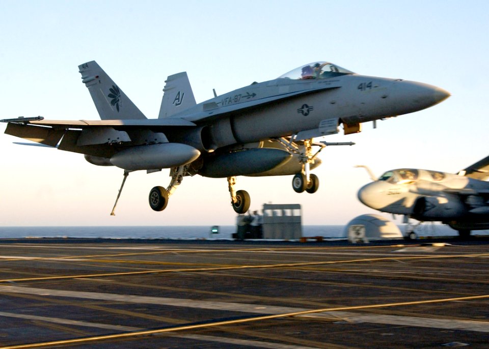 US Navy 030109-N-5786V-503 An FA-18C Hornet from the